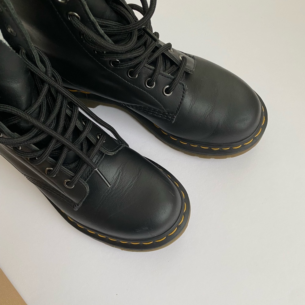 Dr.Martens 1460 Nappa 8-eye smooth leather lace up boots - Picture 6 of 10